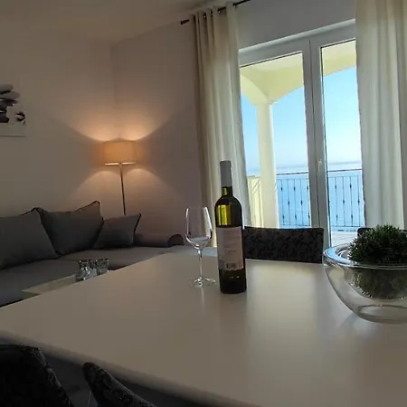 Kyra Apartment Lovran